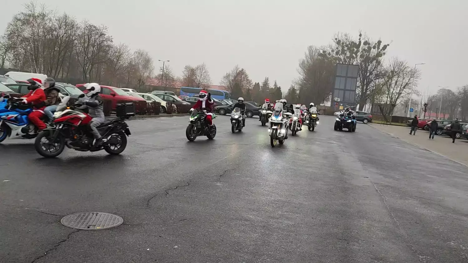 Motomikołaje 2024: Motocykliści Świętymi Mikołajami po raz szesnasty