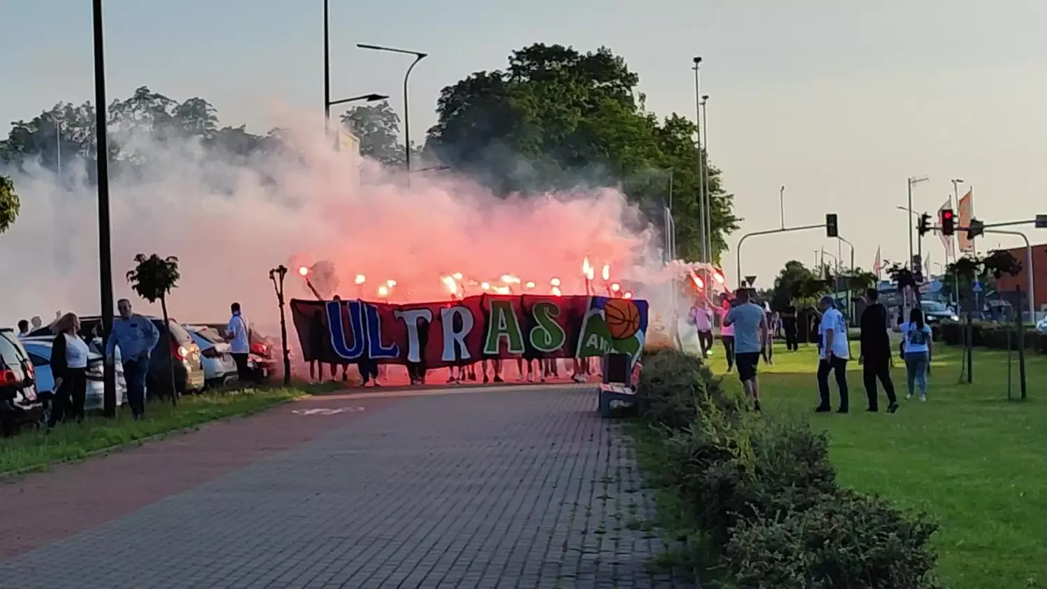 Kibice w drodze na mecz o brąz