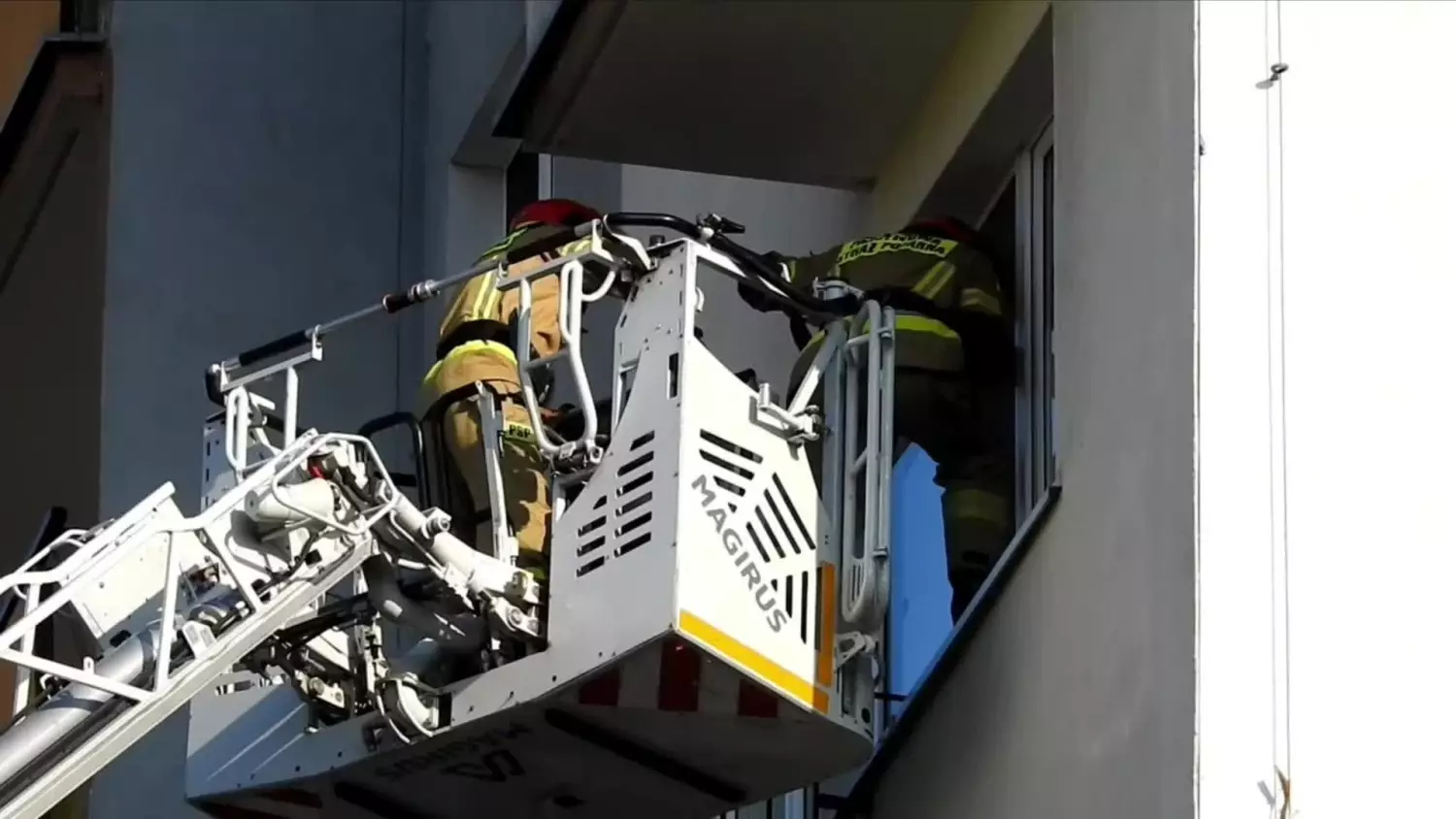 Akcja ratunkowa strażaków przy ul. Broniewskiego