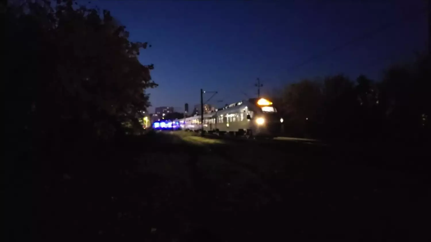 Śmiertelne potrącenie na przejeździe kolejowym przy ul. Wienieckiej. Na miejscu pracuje prokurator