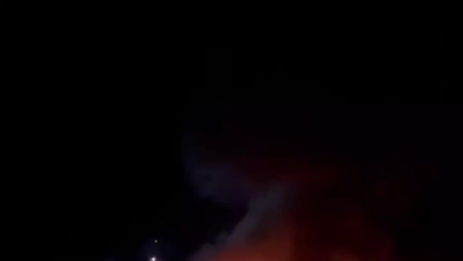 Płonie hala przy ul. Toruńskiej