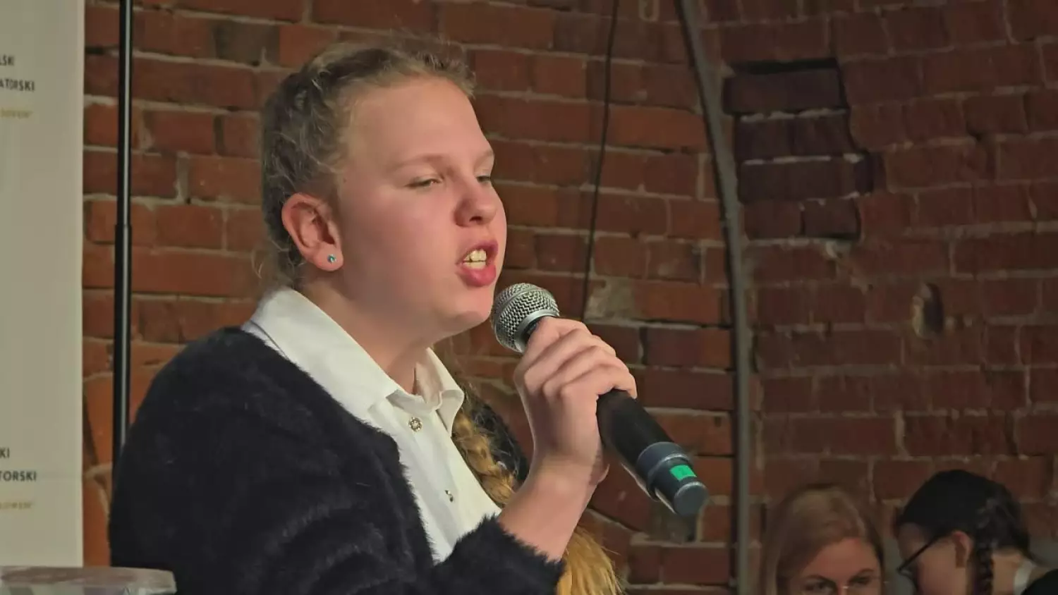 Występ Bianki podczas finału ogólnopolskiego konkursu recytatorskiego „Budujemy mosty – SŁOWEM”