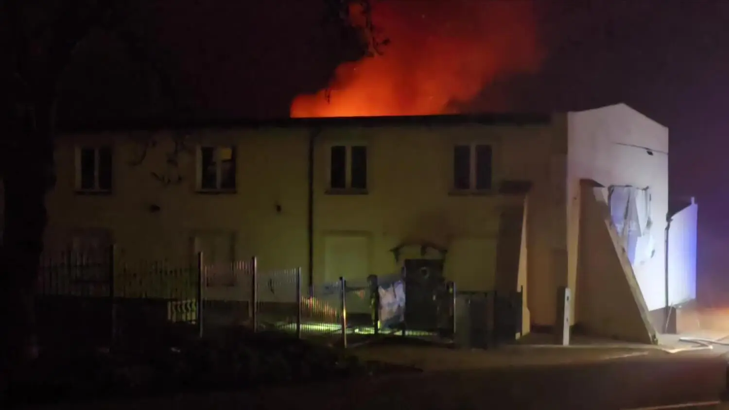 Płonie budynek przy ul. Solnej po dyskotece FaceClub