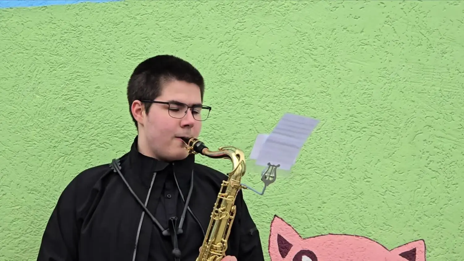 Nowy mural we Włocławku. Stworzyli go uczniowie LZK w ramach olimpiady praktycznej "Zwolnieni z teorii"